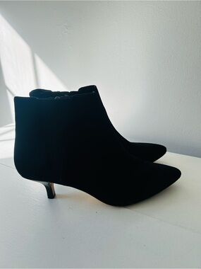 Donald J. Pliner  Geeo Black Suede Pointed-Toe Kitten Heel Booties